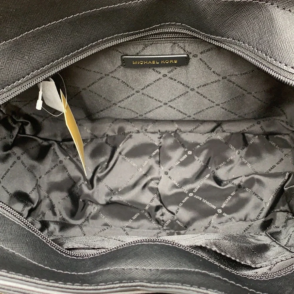 MICHAEL KORS
Jet Set Large Saffiano Leather XChain Shoulder Bag BLACK CO… - Picture 14 of 14